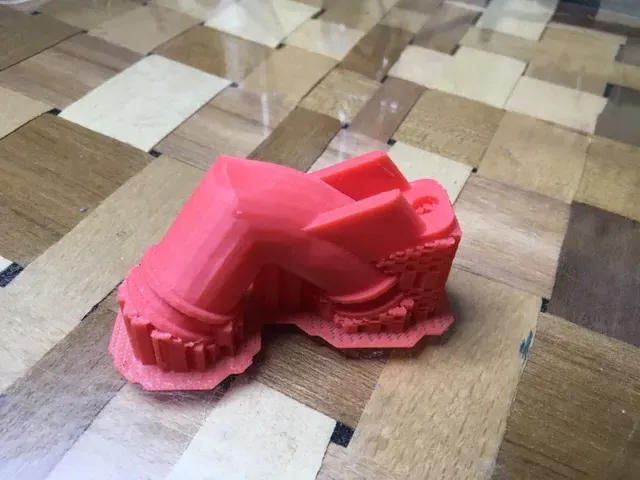 Pièce imprimée en 3D avec supports
